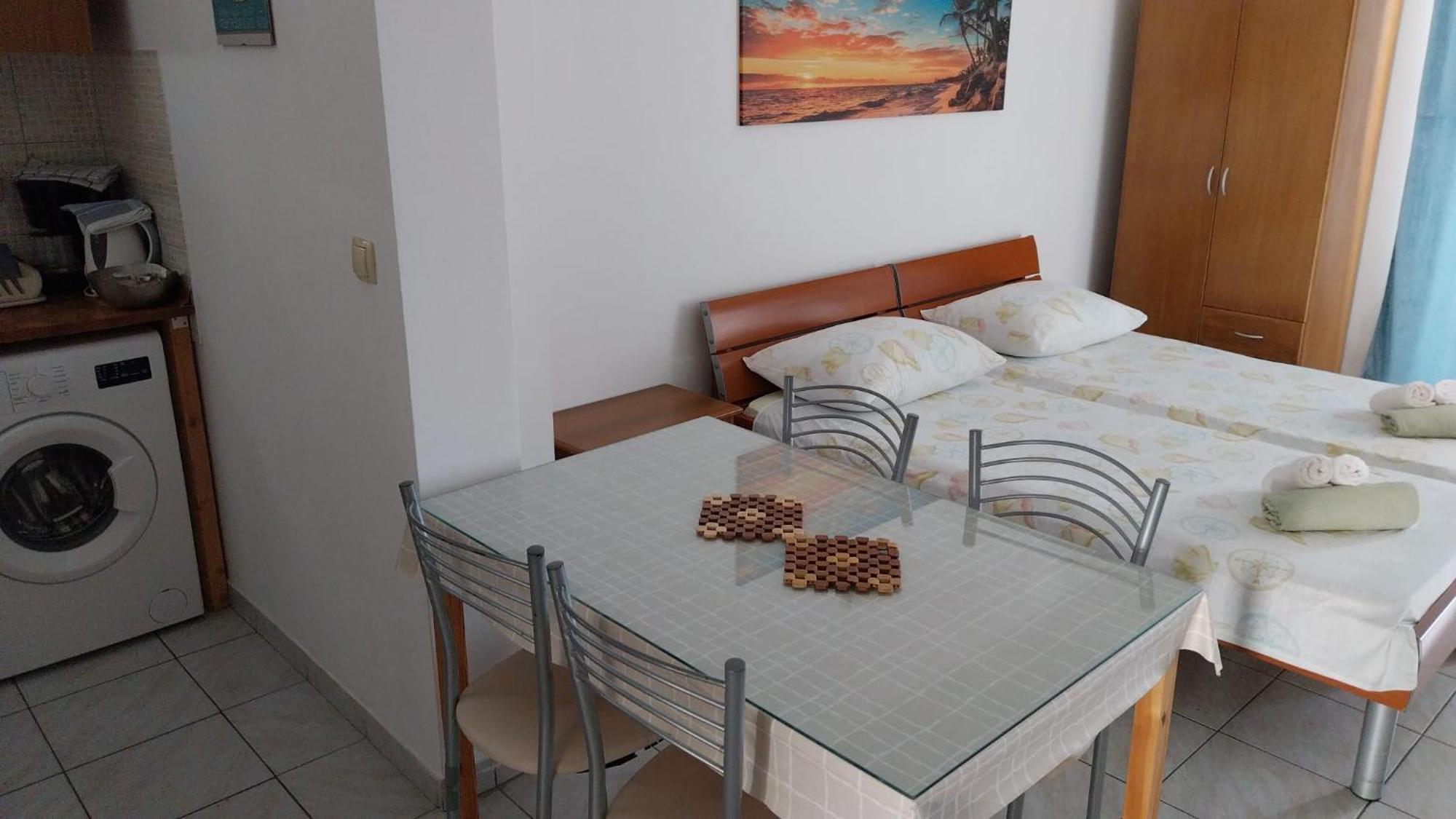 Apartments Zemunik Омиш Номер фото